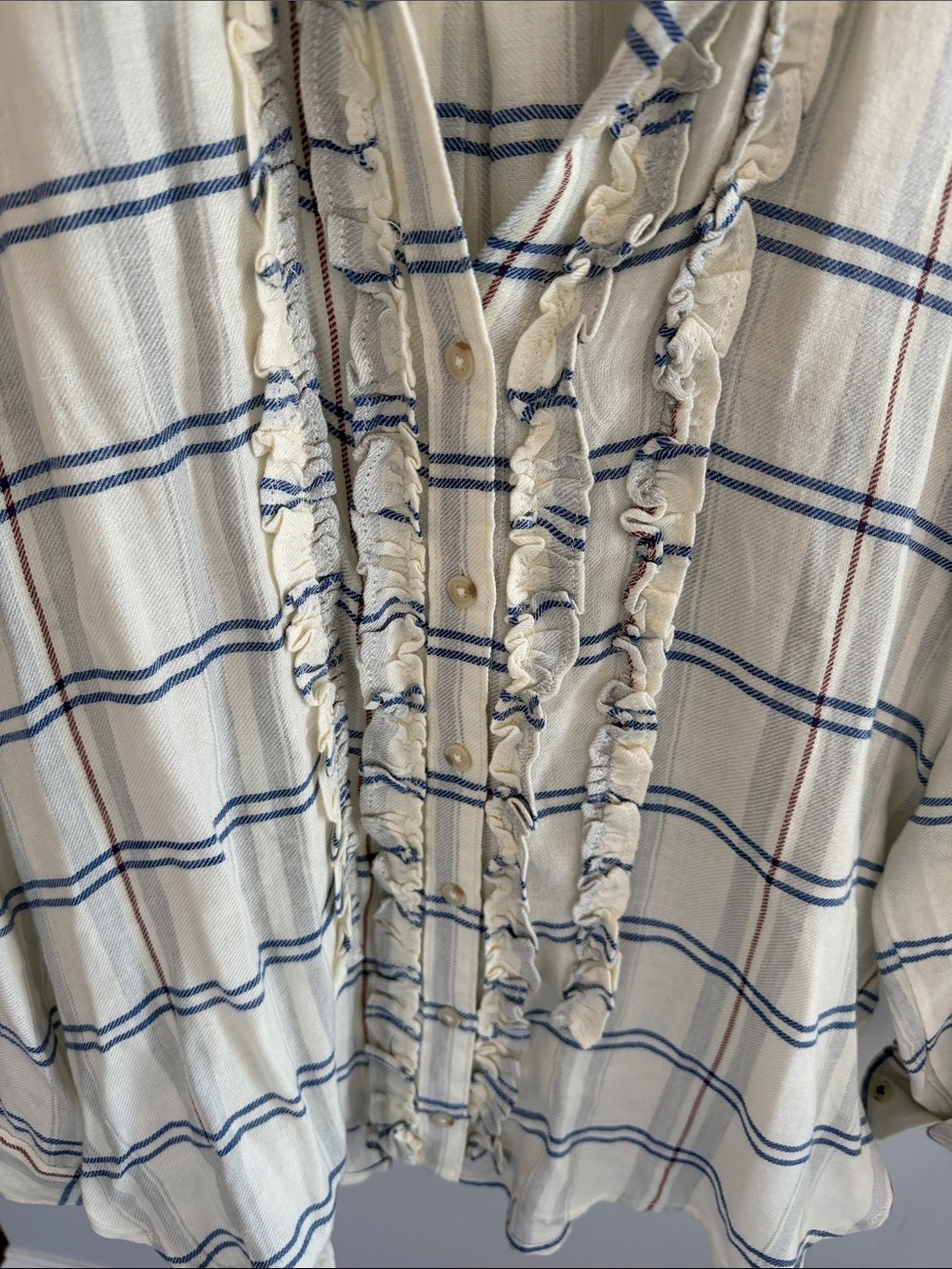 ⭐️Pilcro Tuxedo Ruffle front Plaid Button Down ⭐️ - Picture 5 of 7